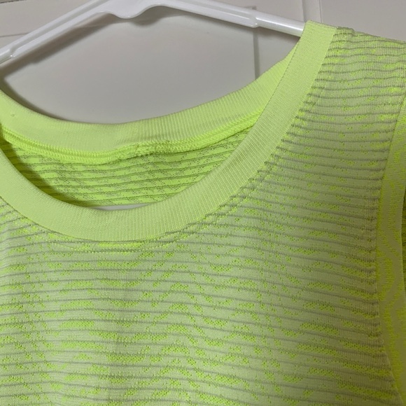 Lululemon Train to Be Tank Top Striped Electric Lemon Yellow W1DDIS Size 4 - Picture 7 of 10